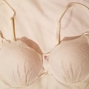 Victoria Secret - Miraculous Plunge Bra